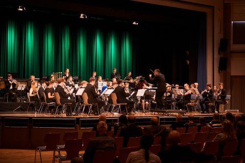 Die Junge Bläserphilharmonie NRW zündet zum 60. Geburtstag der Kreismusikschule Paderborn ein musikalisches Feuerwerk  Bildnachweis: Theresa Willeke